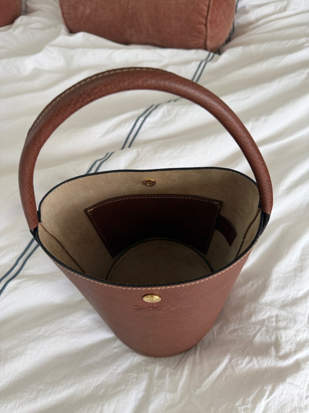 Longchamp ÉPURE S BUCKET BAG
Brown - Leather - Picture 2 of 5